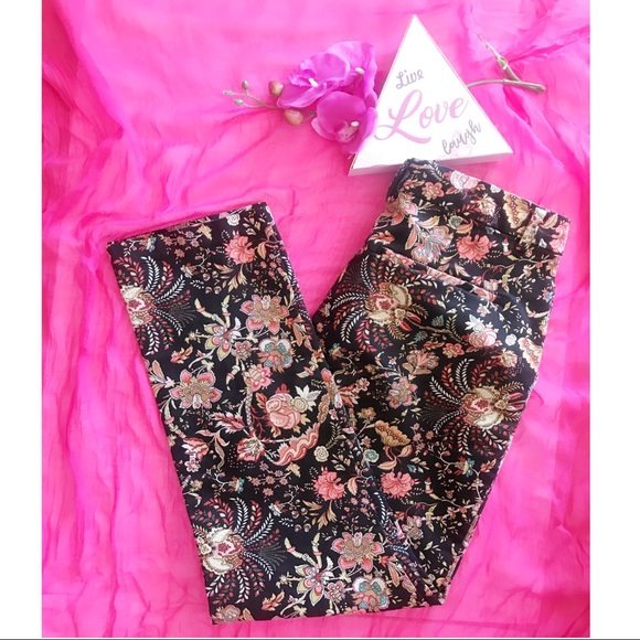 Pants - Vintage Floral Capri Pants